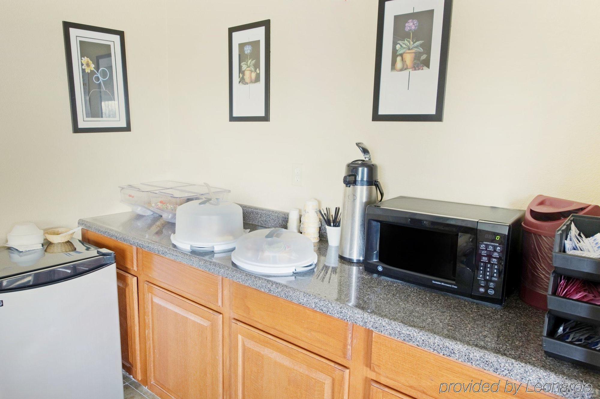 Americas Best Value Inn Gainesville Tx Ресторан фото